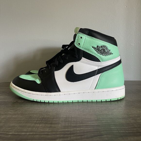 Nike Air Jordan 1 Retro Men’s High Green Glow Sneaker Shoes DZ5485-130 Size 10 - Picture 4 of 8